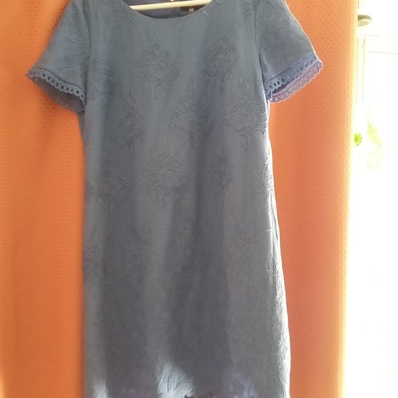 Dress - Picture 1 of 1